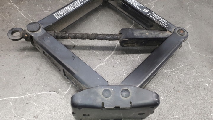 фото №11, 24423568 вкладка колеса пінополістирол домкрат + ключ do kol+ вушко opel vectra c