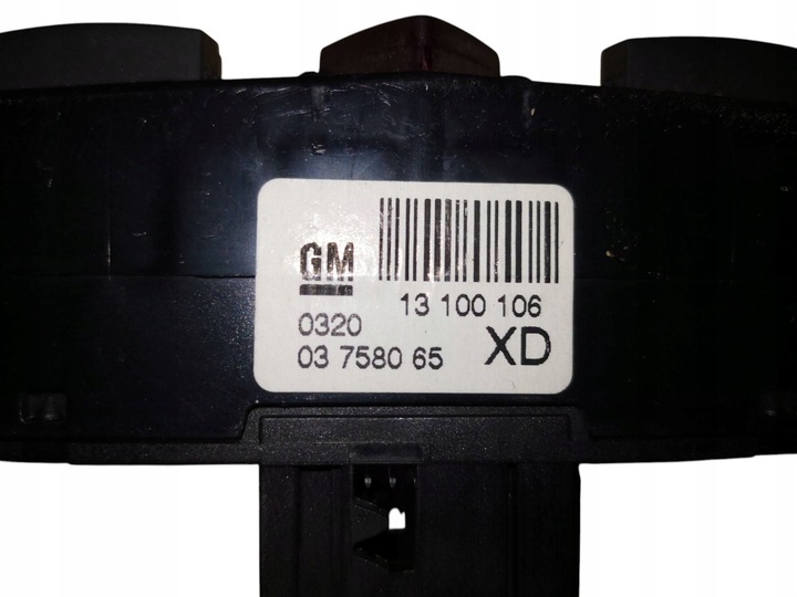 фото №9, Кнопка света аварийных opel zafira b astra h 13100106