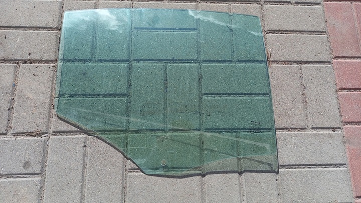 фото №1, Стекло дверь правые зад volvo v40