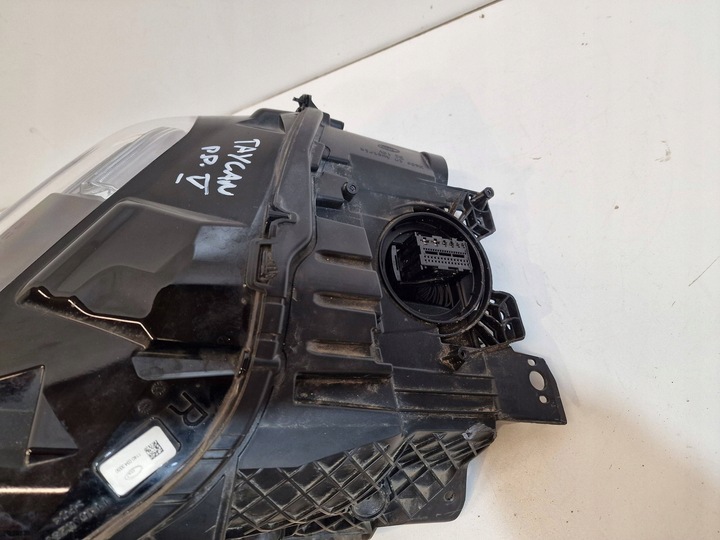 фото №11, Porsche taycan правая лампа полный led