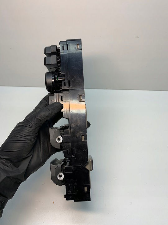 фото №7, Hyundai i30 iii переключатель панель управление стекло 93571g4510