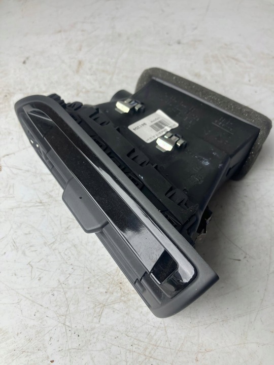 фото №1, Решітка повітропровід права citroen c4 picasso ii піаніно чорний