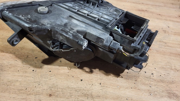 фото №11, Лампа лівий перед bixenon поворотний vw passat b6 05- європа 3c0941751g