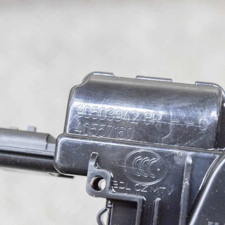 фото №6, Renault zoe 2018 замок крышки задней / багажника