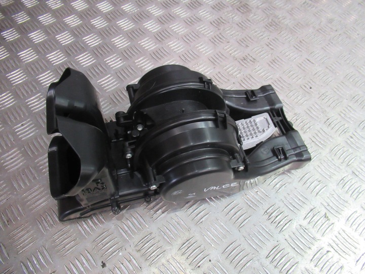 фото №1, Воздуходувка range rover velar gx63-18d698-ab