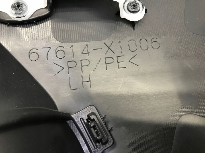 фото №9, Lexus lbx 2024 боковина обивка дверь левый зад задних 67614-x1006