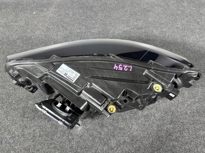 фото №6, Volvo xc40 рестайлинг база led лампа правые перед передняя kpl 32404666 eu идеальная