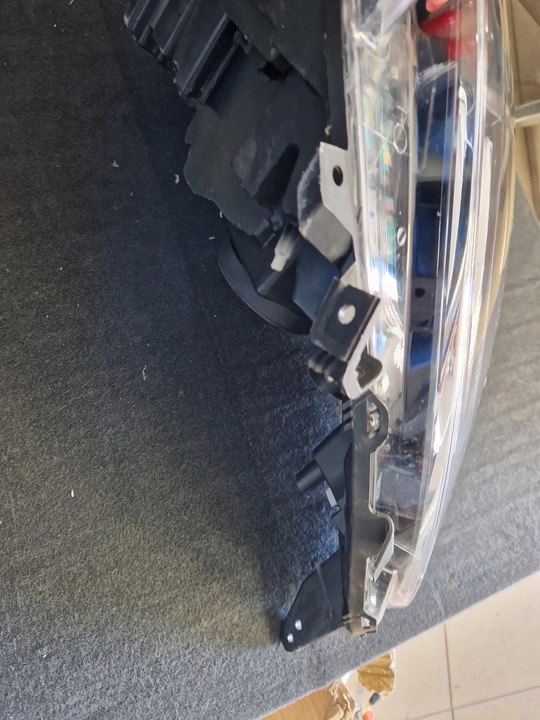 фото №15, Лампа левый перед передняя ксенон фара renault scenic iii 260603590r