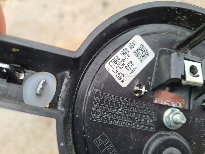 фото №5, Fiat 500 рестайлинг эмблема значок решётка решётка радиатора 735637413