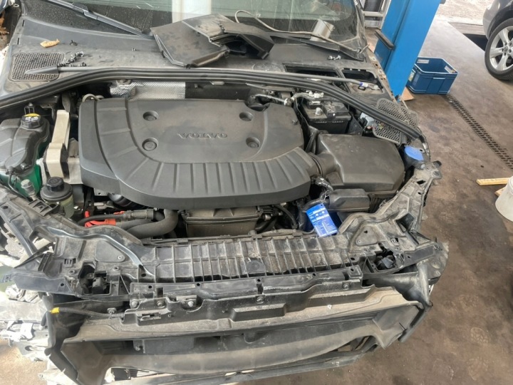фото №13, Жгут двигателя volvo v60 i 2.4 d6 2016 плагин гибрид oem номер 31394663