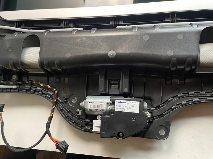 фото №6, Audi q3 люк панорама крыша 8u0877041a