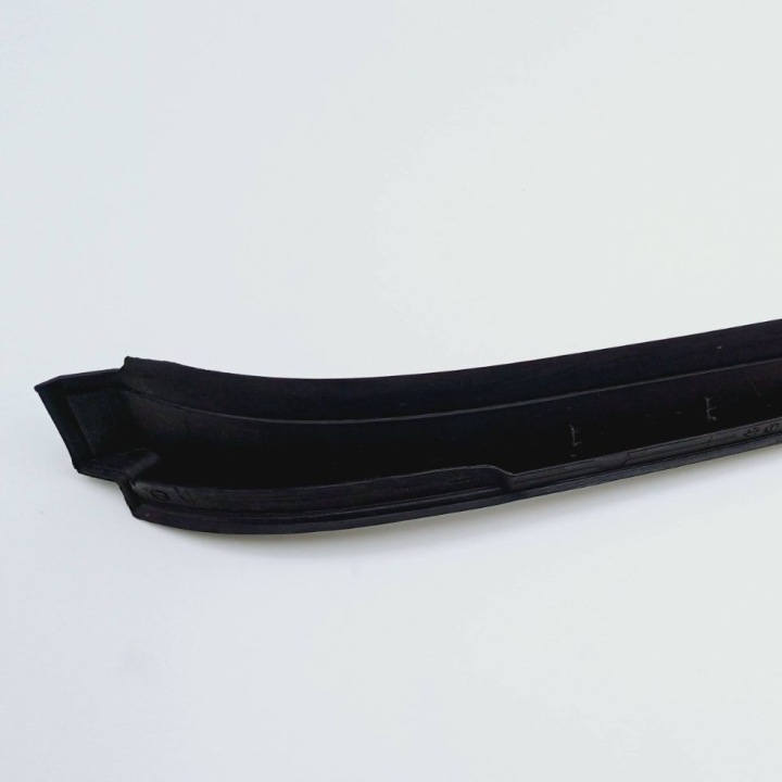 фото №10, Молдинг скла лобовий праве vw golf v plus 5m0854328b nr138