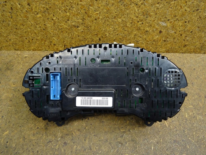 фото №14, Audi tt 8j tfsi 06-14 панель приладів 8j0920980c