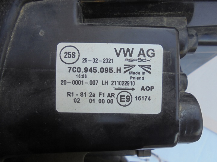 фото №13, Лампа зад задняя левая уголок бампер vw crafter ii 7c0945095h 7c0807321b .