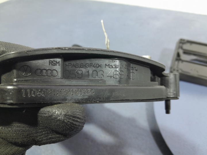 фото №7, Audi a4 b8 2.7 tdi 190 km кришки клапанів 059103470r 059103469ac