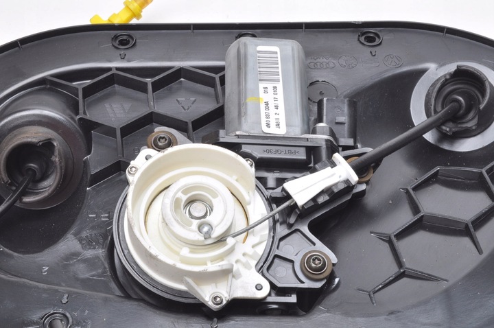 фото №6, Bentley bentayga audi q7 доводчик дверь правый зад задний 4m0837004a