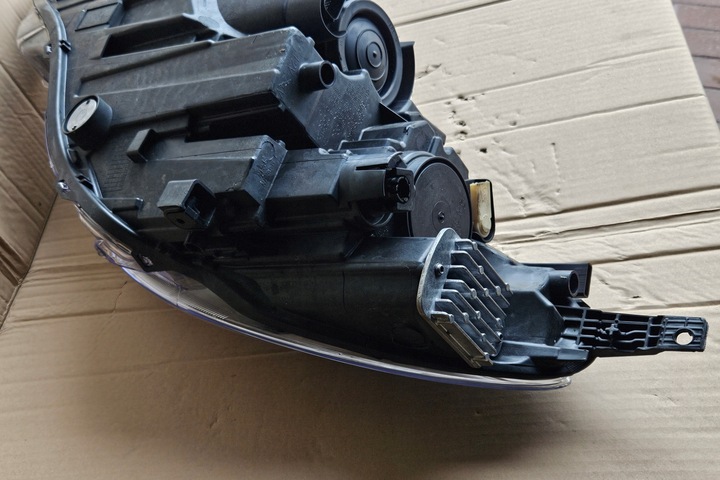 фото №8, Ford kuga mk3 19-23 лампа правая lv4b-13e014-cd