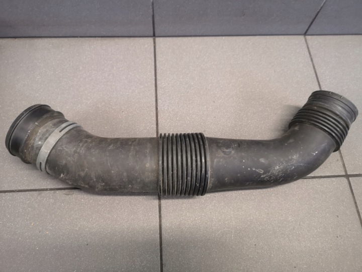 фото №5, Трубка  воздуха vw touareg 7l 4.2 axq 7l6128684a