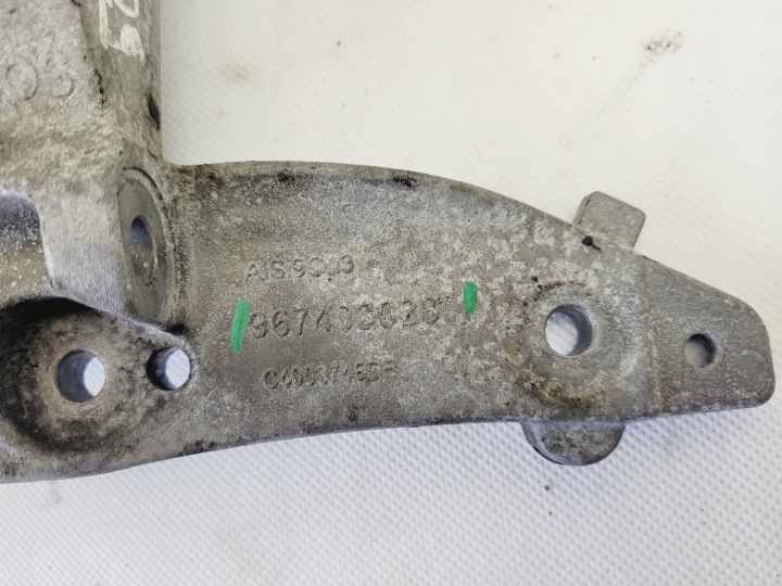 фото №8, Кронштейн кронштейн генератора 1.6 ehdi peugeot 208 i 12-19 9674030280