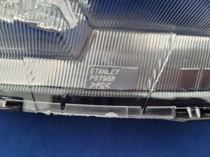 фото №13, Suzuki swift 2010- 10- фара передняя правая