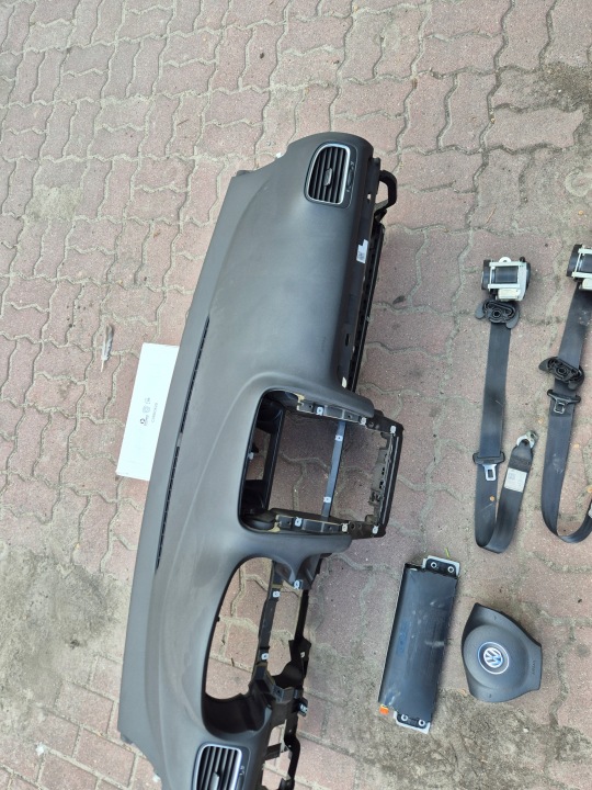 фото №7, Подушка  торпедо консоль подушки vw golf vi 6