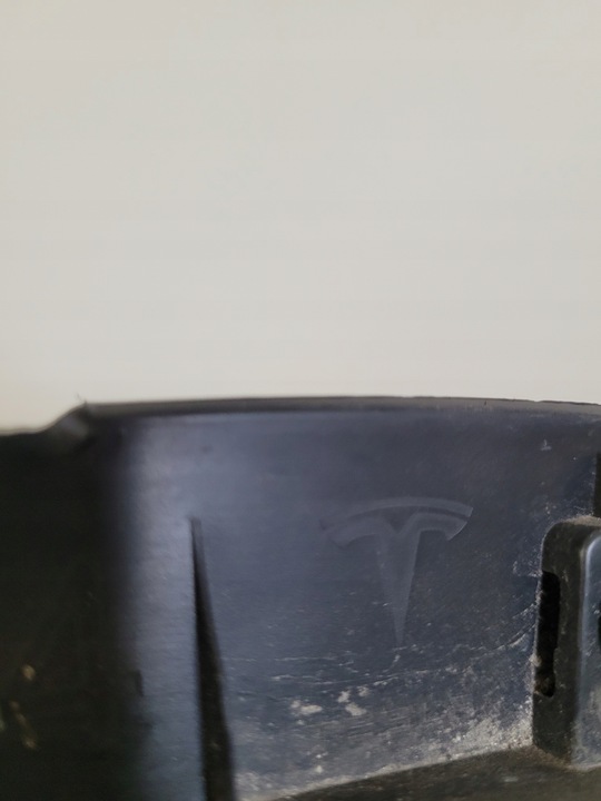 фото №15, Tesla y планка крила праві зад права накладка na крило 1658698-00-a