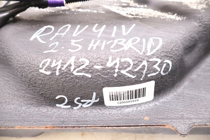 фото №10, Toyota rav4 iv гібрид бак пального 2412-42130