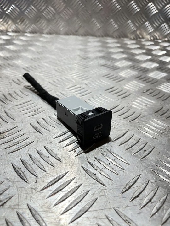 фото №1, Гніздо port usb usb-c honda zr-v zrv 23- 8a350-tjb-a113-m1