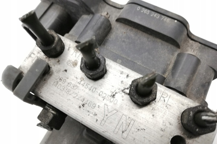фото №8, Блок керування abs toyota auris _e18_ 4454002500 1.4l дизель 66kw 2013