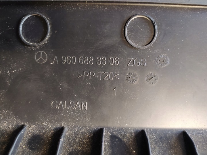 фото №3, Mercedes actros mp4 защита накладка заглушка предохранителей a9606883306