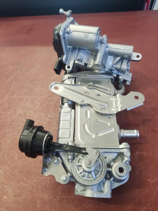 фото №12, Радиаторов выхлопных газов клапан egr mercedes-benz c класс a6541409000