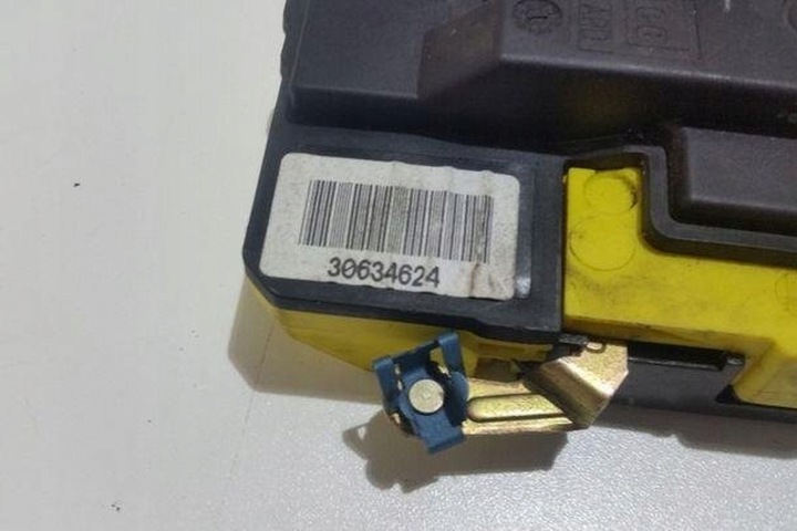 фото №6, Замок задних правых дверь volvo xc90 i 30634624 2.5l бензин 154kw 2005