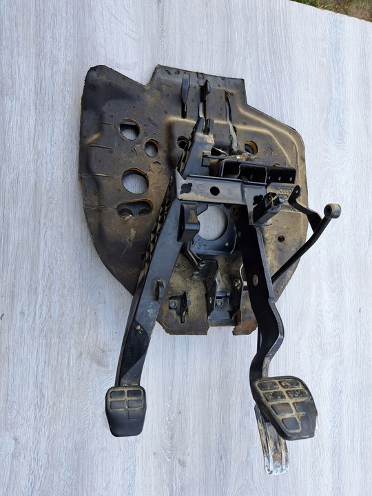 фото №1, Vw t4 2.4 d 1.9 d / td основание педалей педаль сцепления газа тормоза