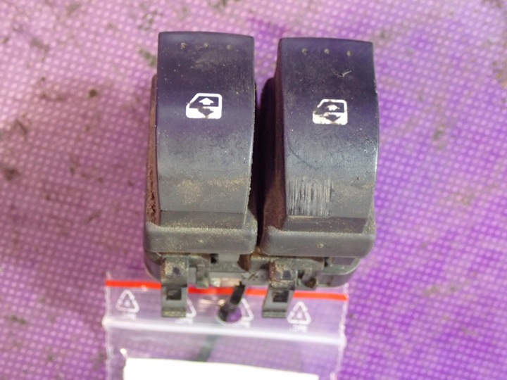 фото №1, Renault megane ii 02-06 перемикач скло 315033a 10 pin