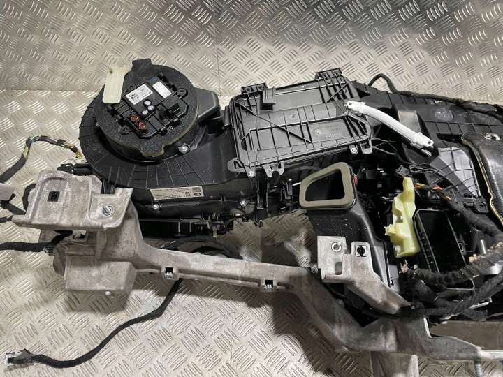 фото №6, Отопитель подача воздуха каркас bmw 5 g30 g31 9868742 европа