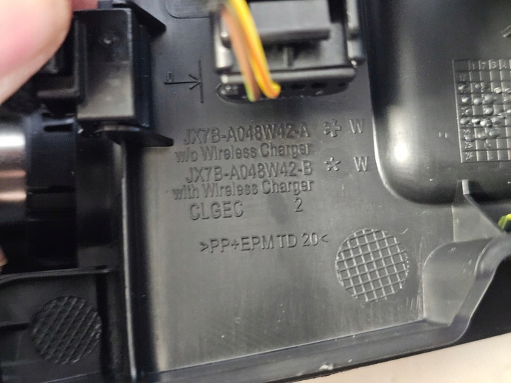 фото №7, Захист тунелю port гніздо вхід usb c ford kuga mk3 bronco focus mk4