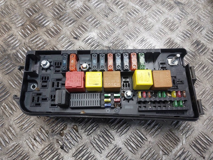 фото №1, Коробка предохранителей vectra c signum i 2.2 dti