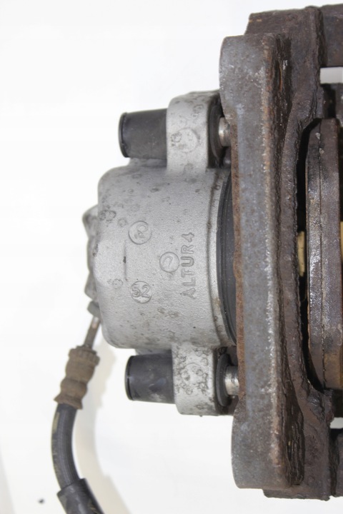 фото №8, Bmw f10 f11 суппорт тормозной правый перед 520d