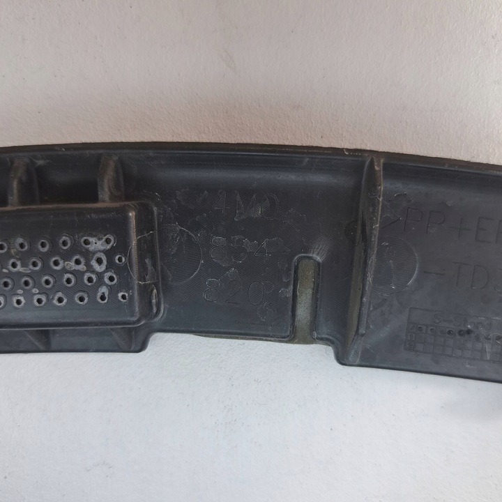 фото №7, Audi q7 4l зад сторона правая подкладка планки крыльев заднего 4m0854820