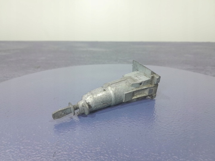 фото №3, Skoda superb ii рестайлинг вставка zamea дверь перед переднее левый 3t0837167c