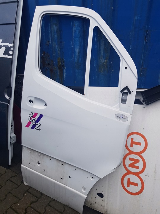 фото №1, Mercedes sprinter 907 910 дверь правые перед передняя