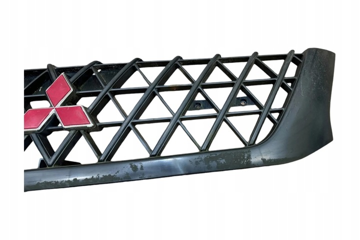 фото №8, Решётка радиатора mitsubishi l 200 k7_t, k6_t mr523853 2.5l дизель 85kw 2004
