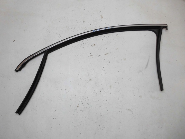 фото №1, Прокладка стёкла рамки дверь 3c4837431f vw passat b6 b7 левая передняя хром