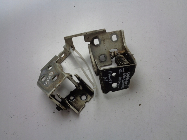 фото №1, Петлі двері праві перед cadillac escalade iii ext pickup 2008 рік