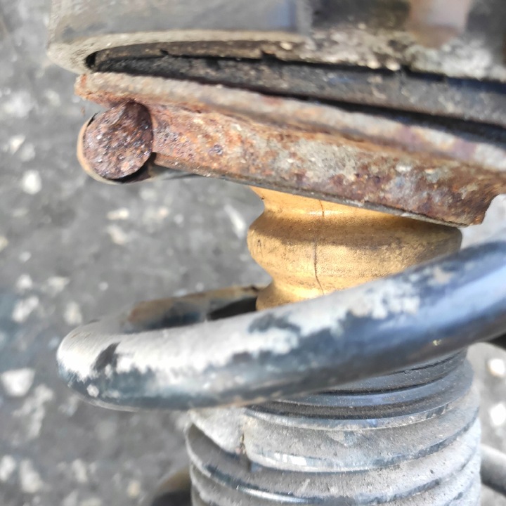 фото №4, Поворотна опора лівий перед амортизатор vw passat b6 2.0tdi