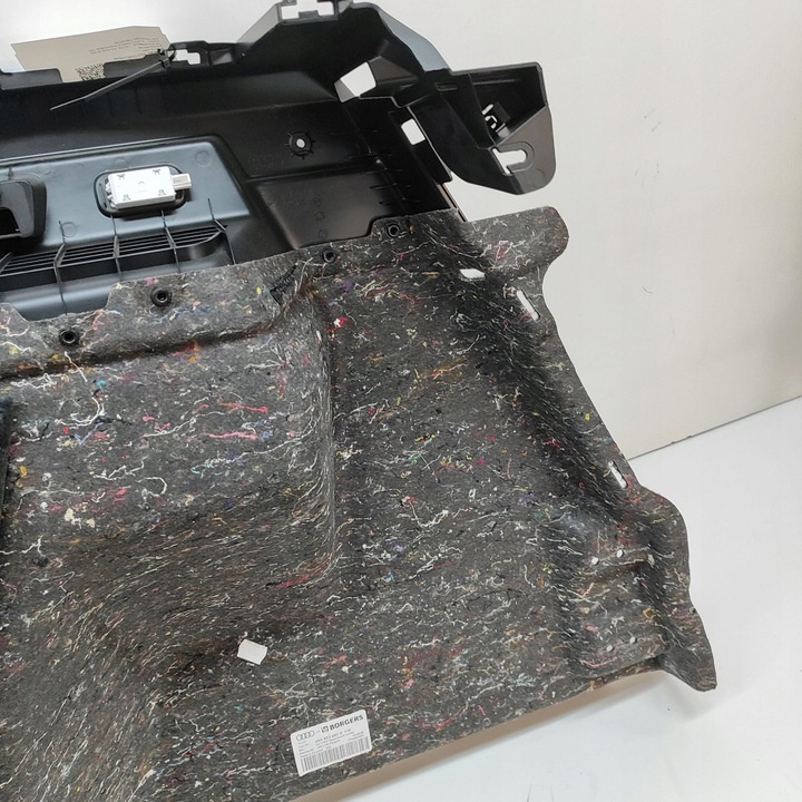 фото №6, Audi q4 sportback e-tron 2023 права сторона боковина / оббивка / багажника