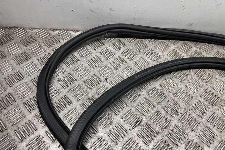 фото №8, Прокладка переднее левых дверь skoda superb ii 3t4 3v0867365b 1.97l