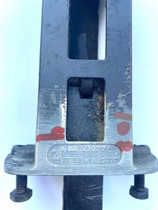 фото №5, Ограничитель дверь mercedes w114 w115 w108 w109 se sel