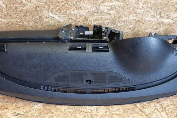 фото №7, Панель роздавальна, капот vw passat b7 аксесуар 365 zsb3c1857004qt 1.39l