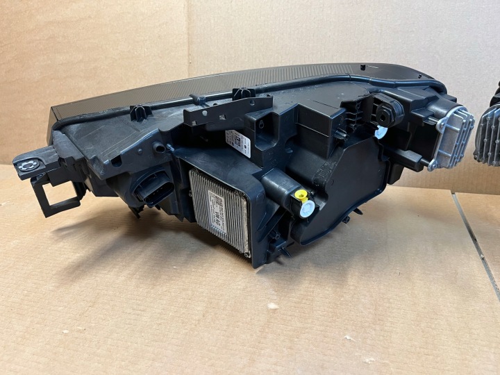 фото №13, Лампы полный led vw id.4 iq.light фары перед id.4 11b941036 11b941035